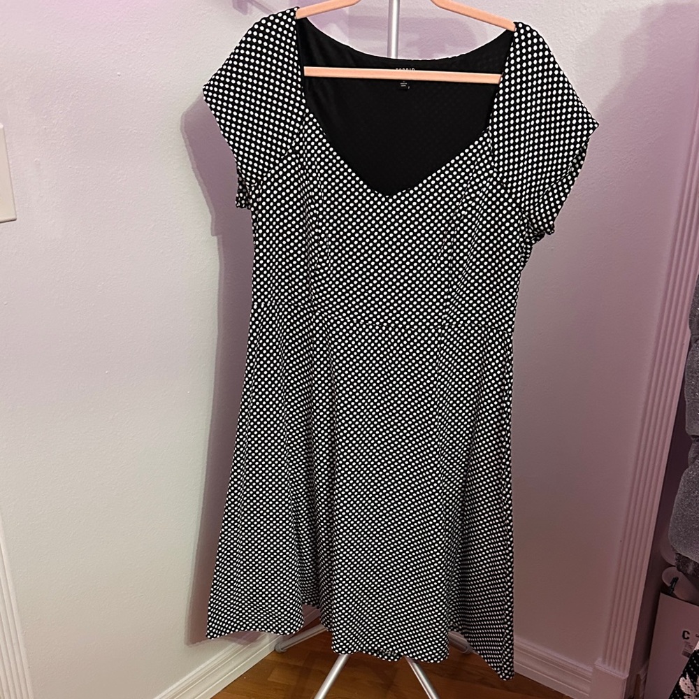 EUC Torrid Elegant Black and White Polka Dot Dress